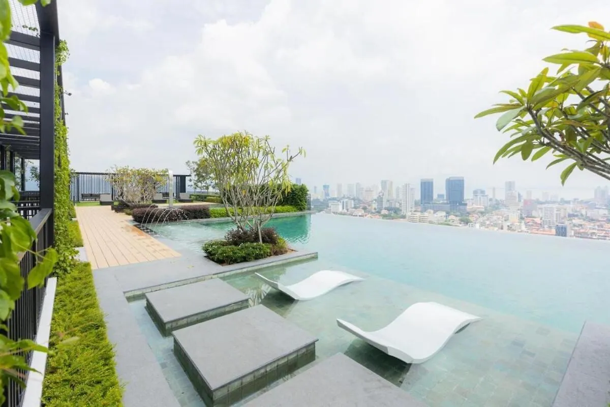 2Br Georgetown Luxury Suite #Rooftoppool #Beacon George Town